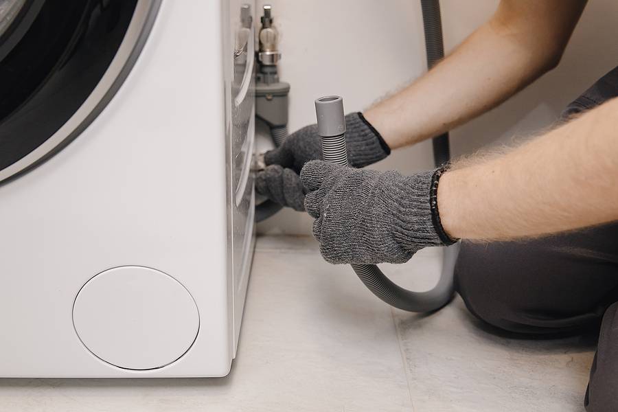 Tips To Prevent Water Damage From a Washing Machine Hose Rupture